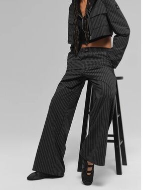 Alo Yoga Pinstripe Daylight Boxer Pant (Long)